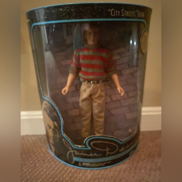 NIB ⭐️ James Dean The Legend Lives On doll ⭐️ Box has never been opened - Picture 2 of 6